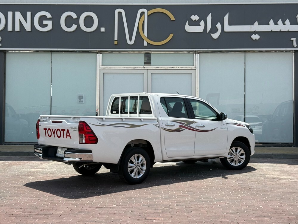 Toyota Hilux 2025 - Image 4
