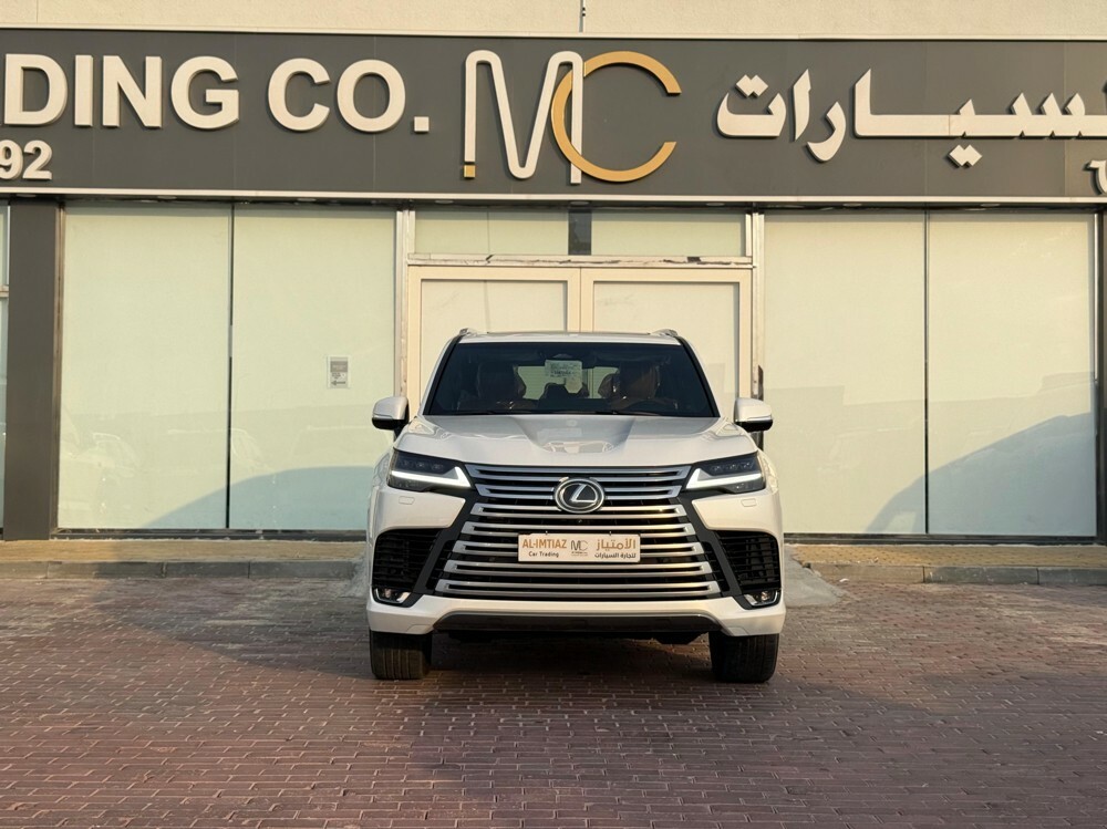 Lexus LX 600 Luxury  2025 - Image 2