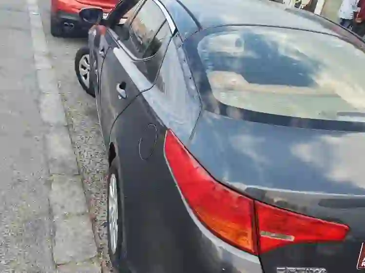 Kia Optima 2011 - Image 3