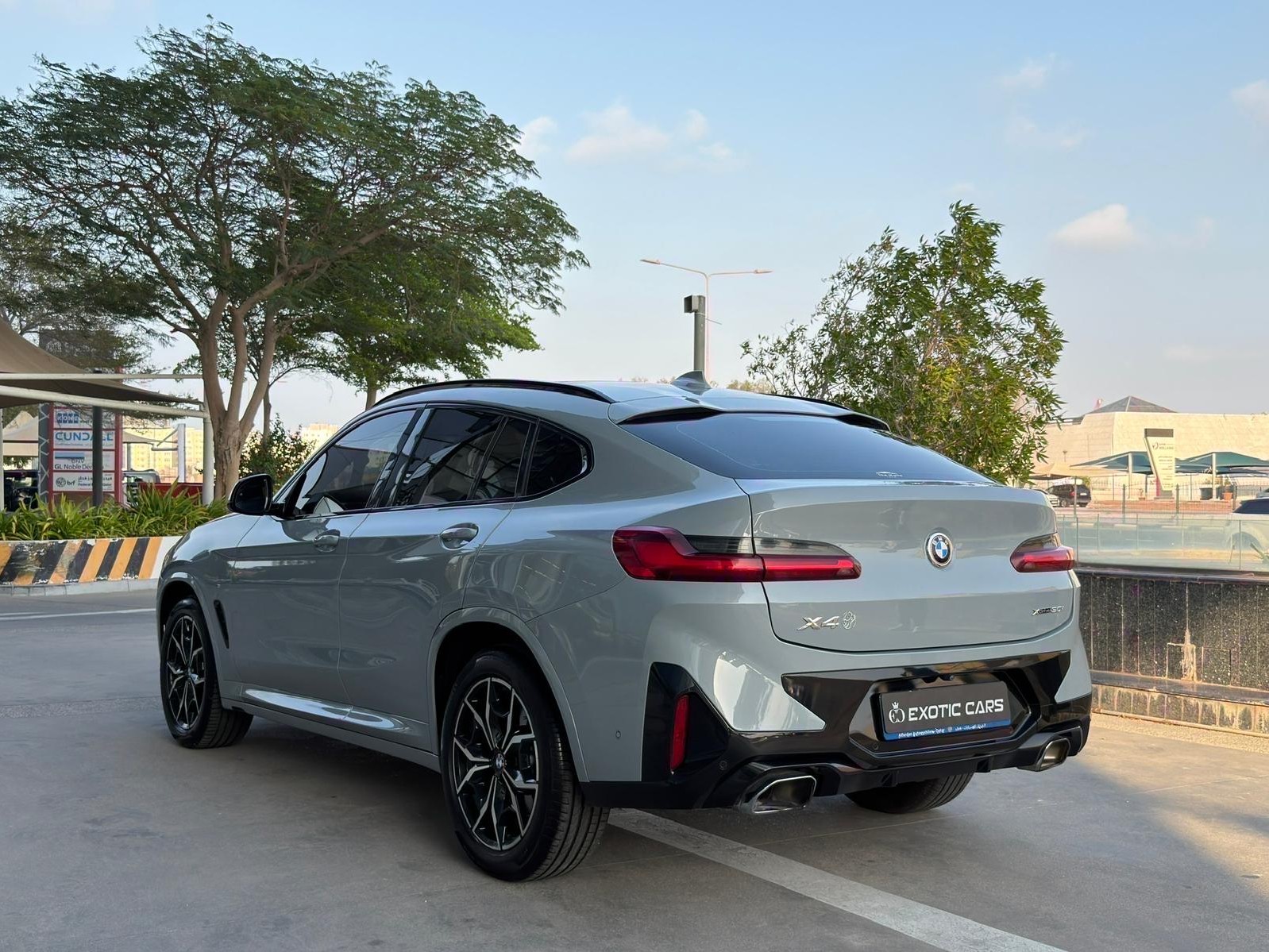 BMW X-Series X4 M X Drive 30 i 2022 - Image 4