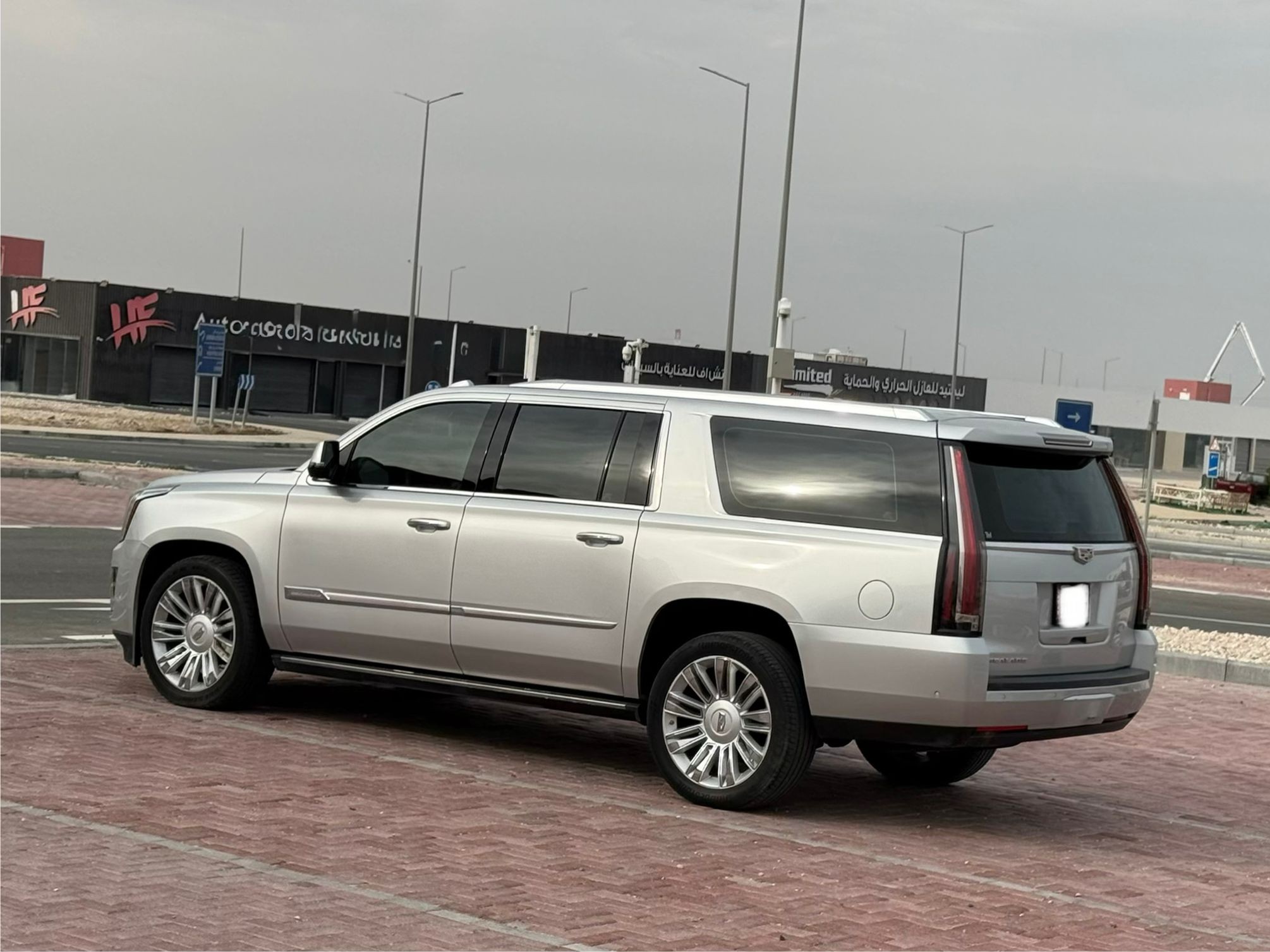 Cadillac Escalade Platinum 2018 - Image 4