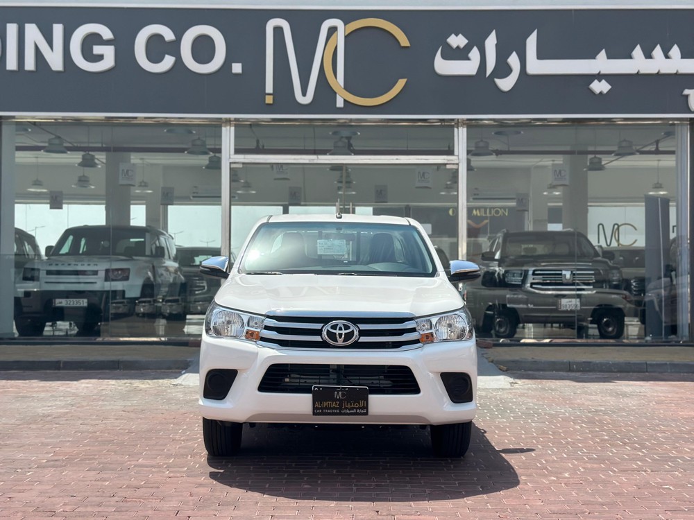 Toyota Hilux 2025 - Image 2