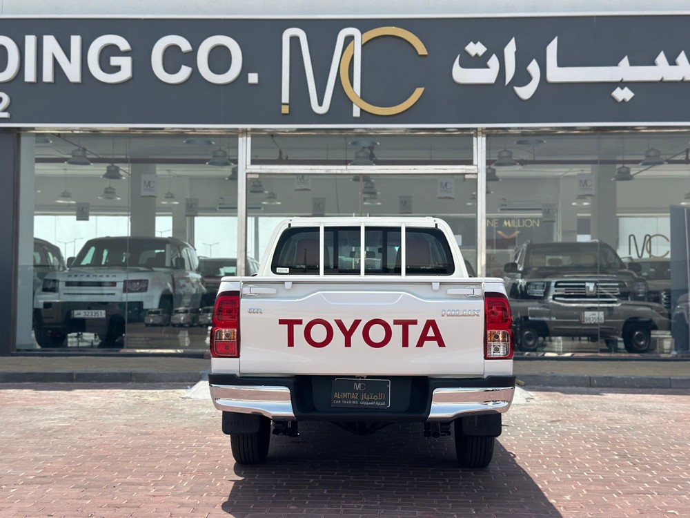 Toyota Hilux 2025 - Image 4