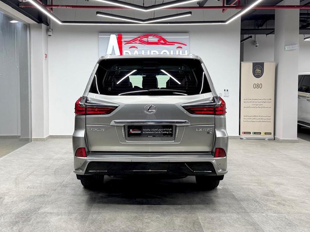 Lexus LX 570 2018 - Image 3