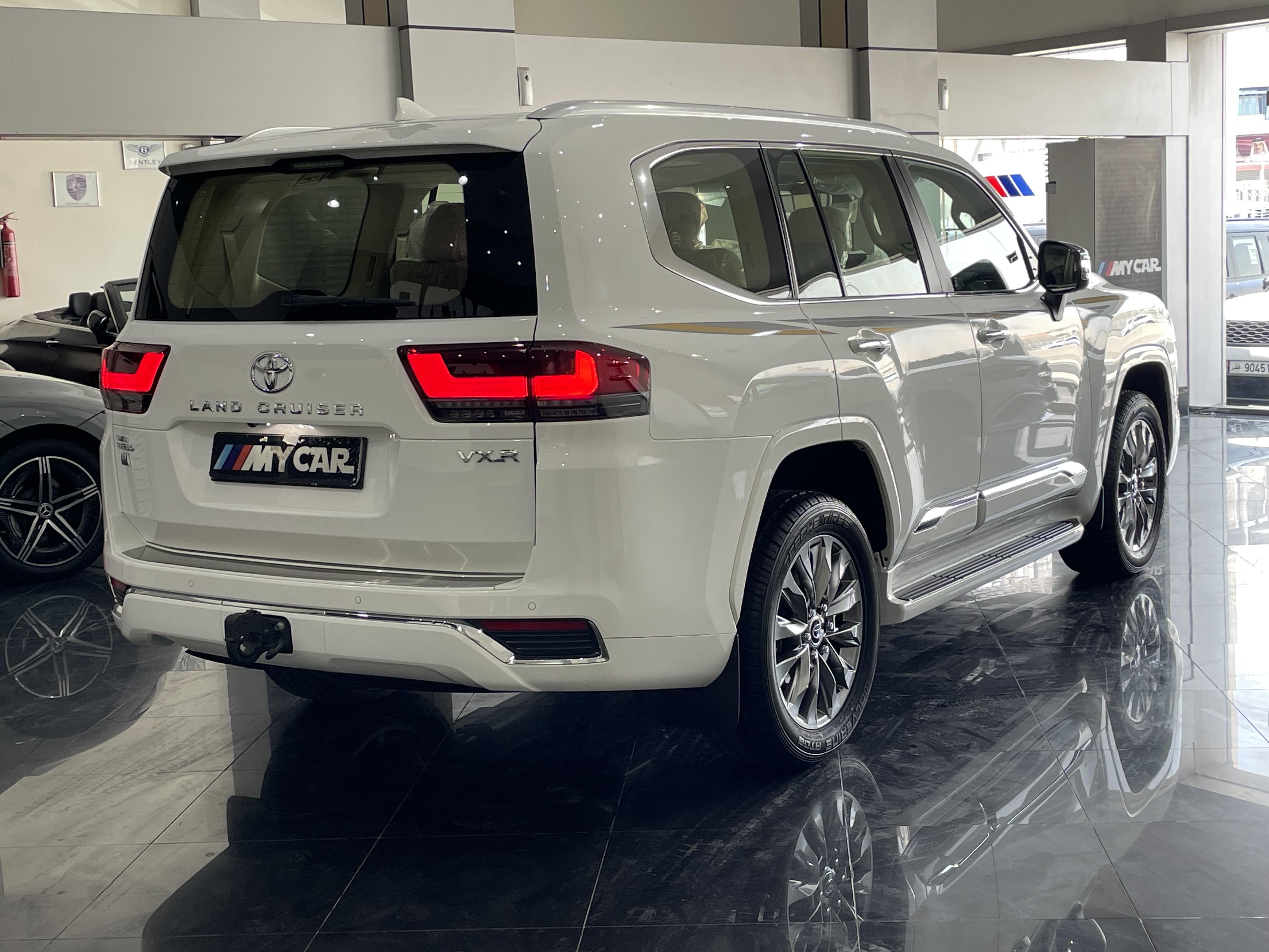 Toyota Land Cruiser VX.R - Image 3