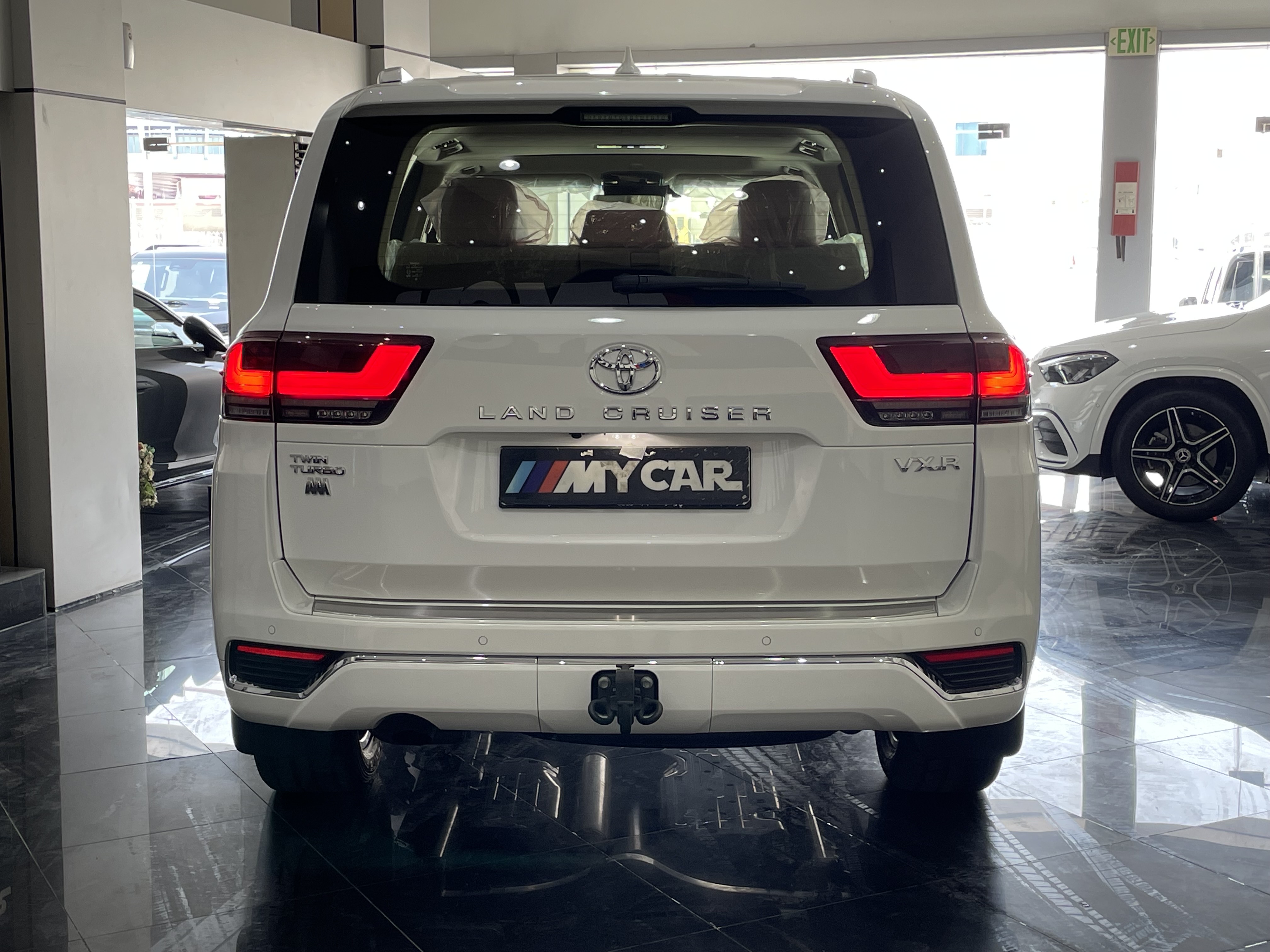 Toyota Land Cruiser VX.R - Image 4