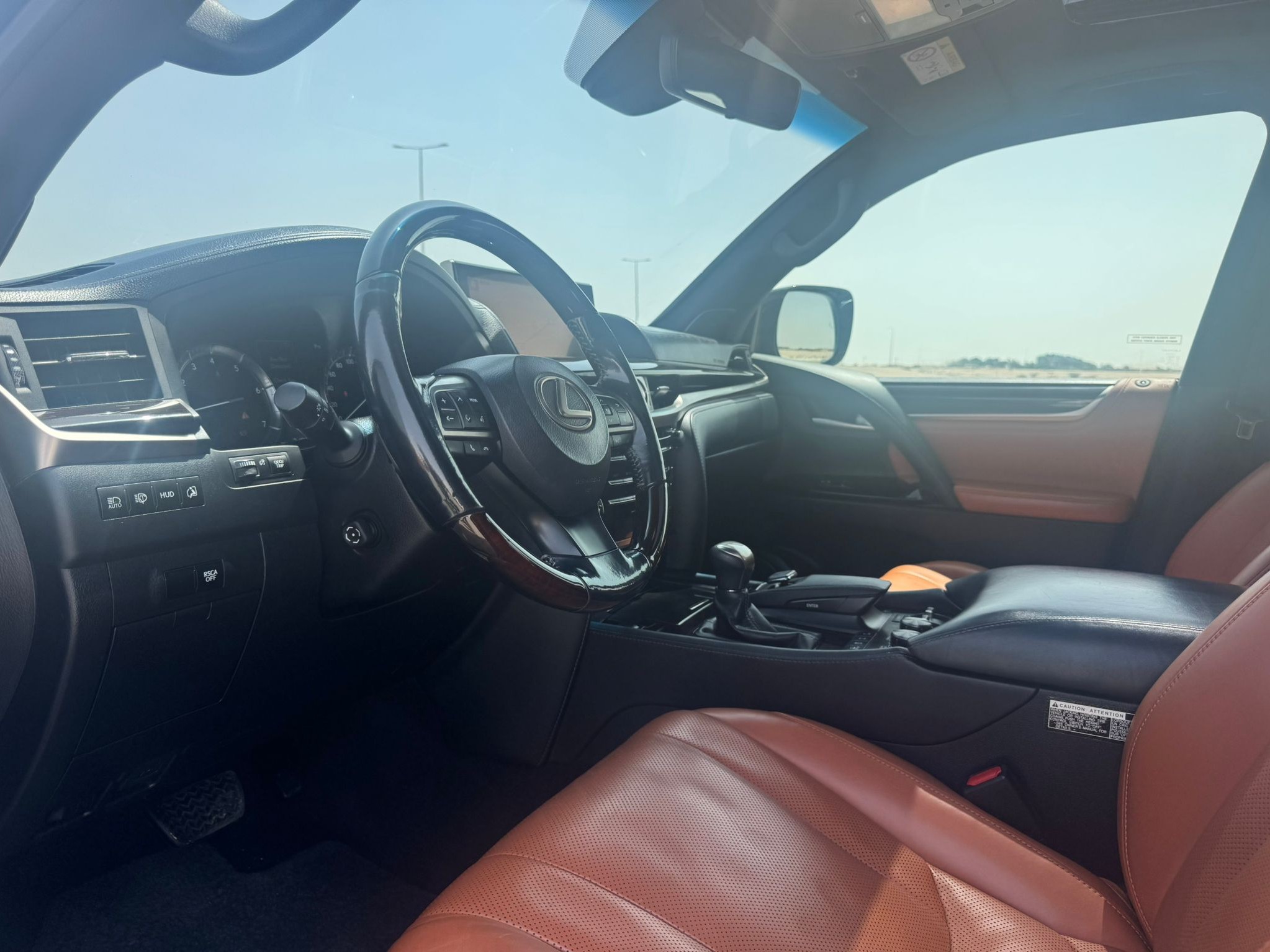 Lexus LX 570 2016 - Image 3