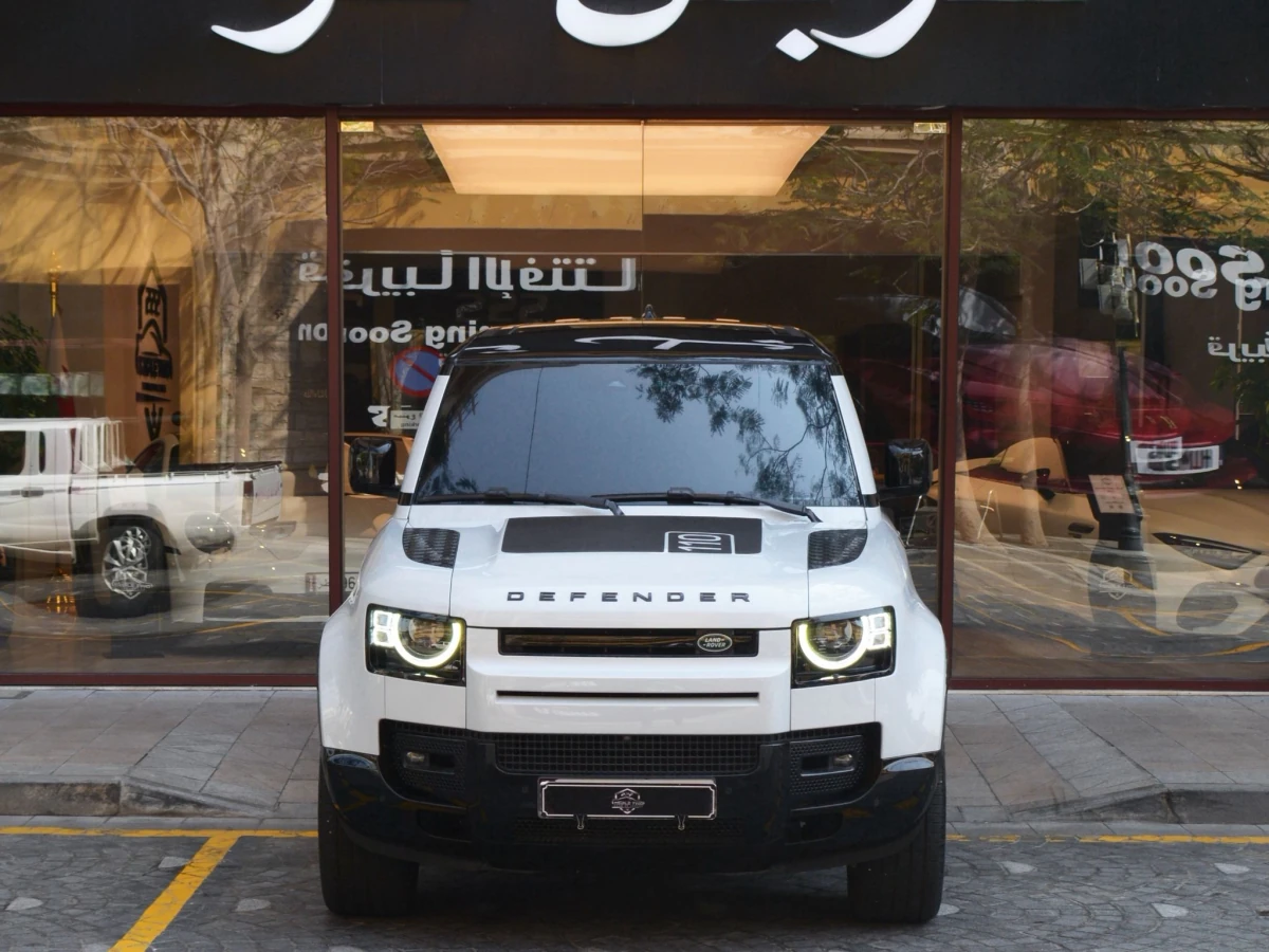Land Rover Defender 110 HSE V8 2023