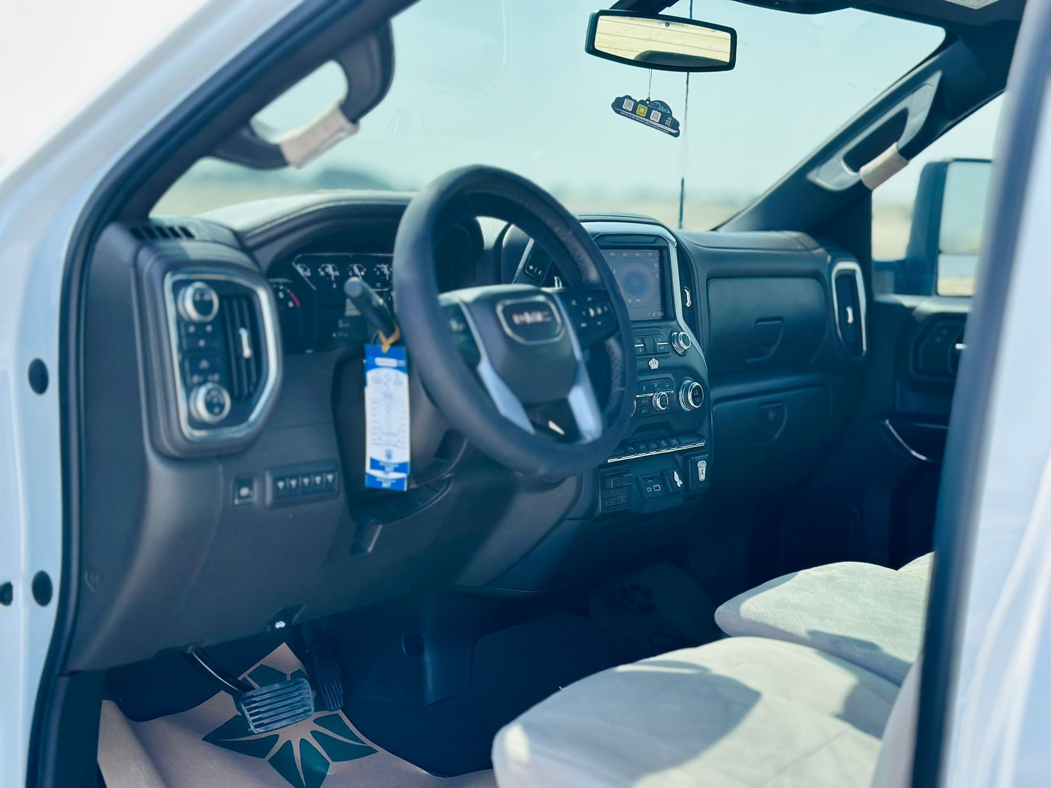 GMC Sierra 2500 HD 2023 - Image 3
