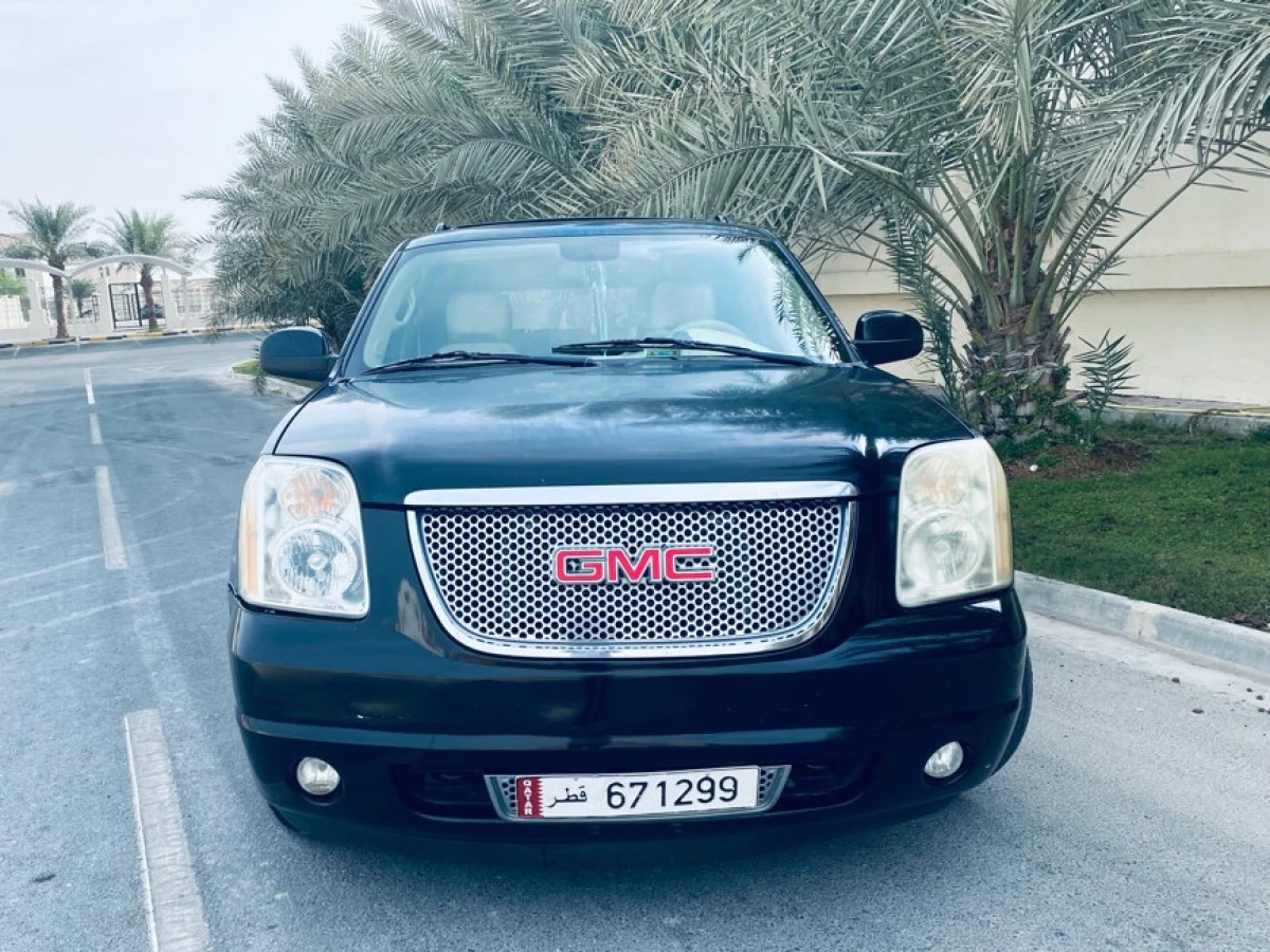 GMC Yukon Denali XL 2011