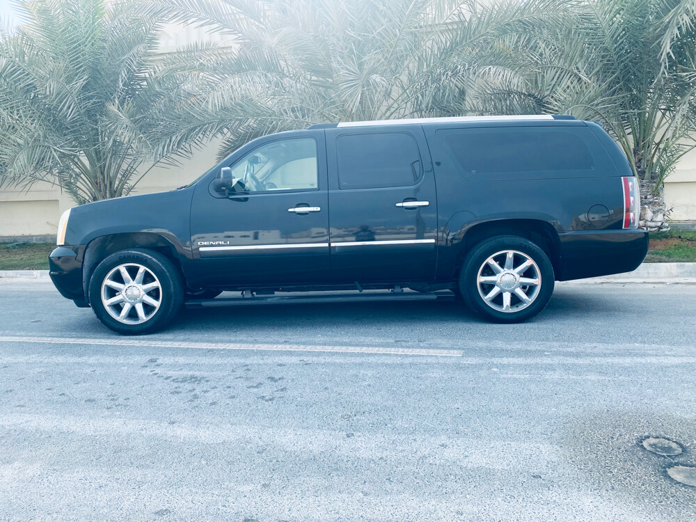 GMC Yukon Denali XL 2011 - Image 4