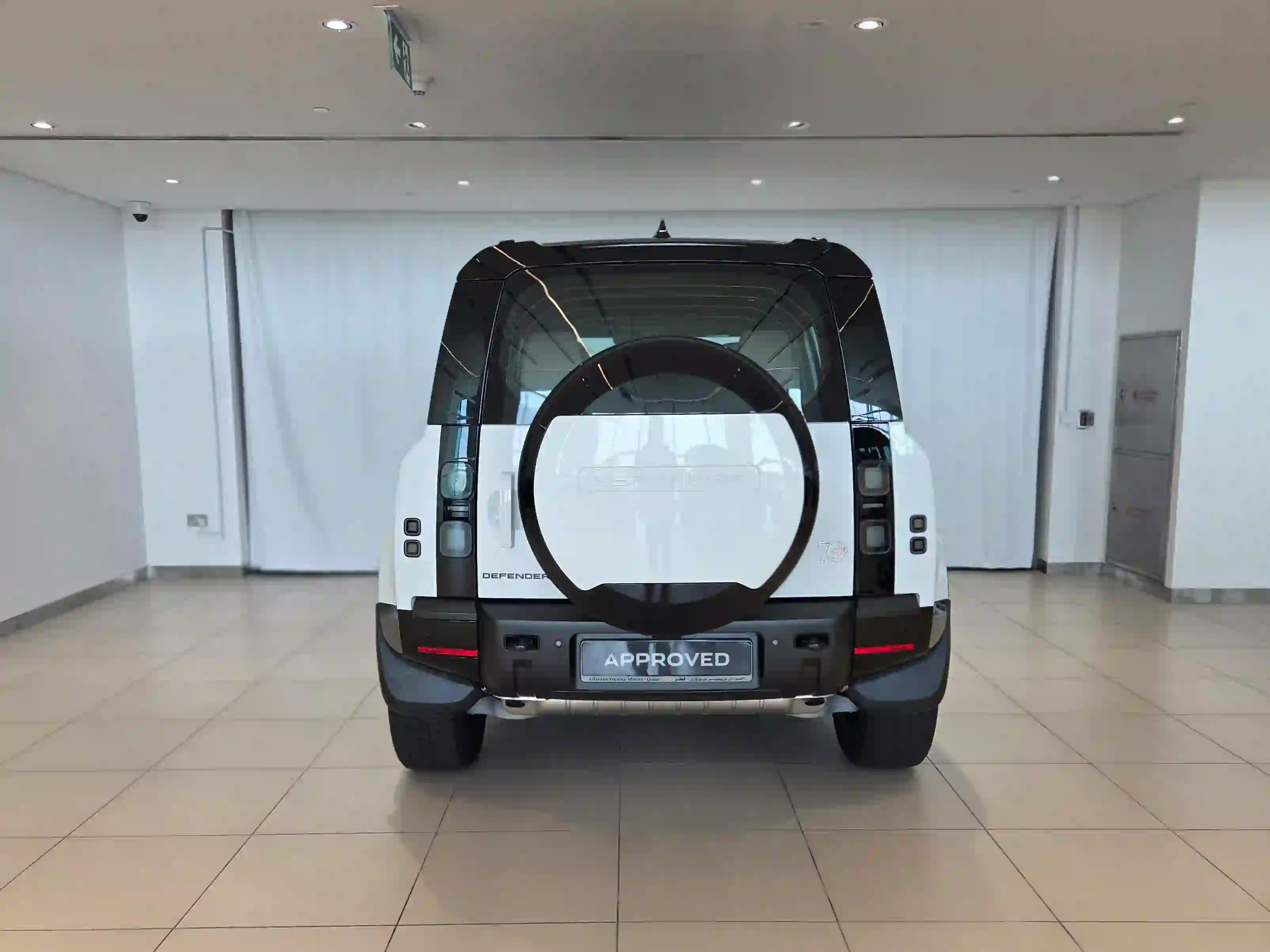Land Rover Defender 110 3.0i6 X-Dynamic SE 2026 - Image 3