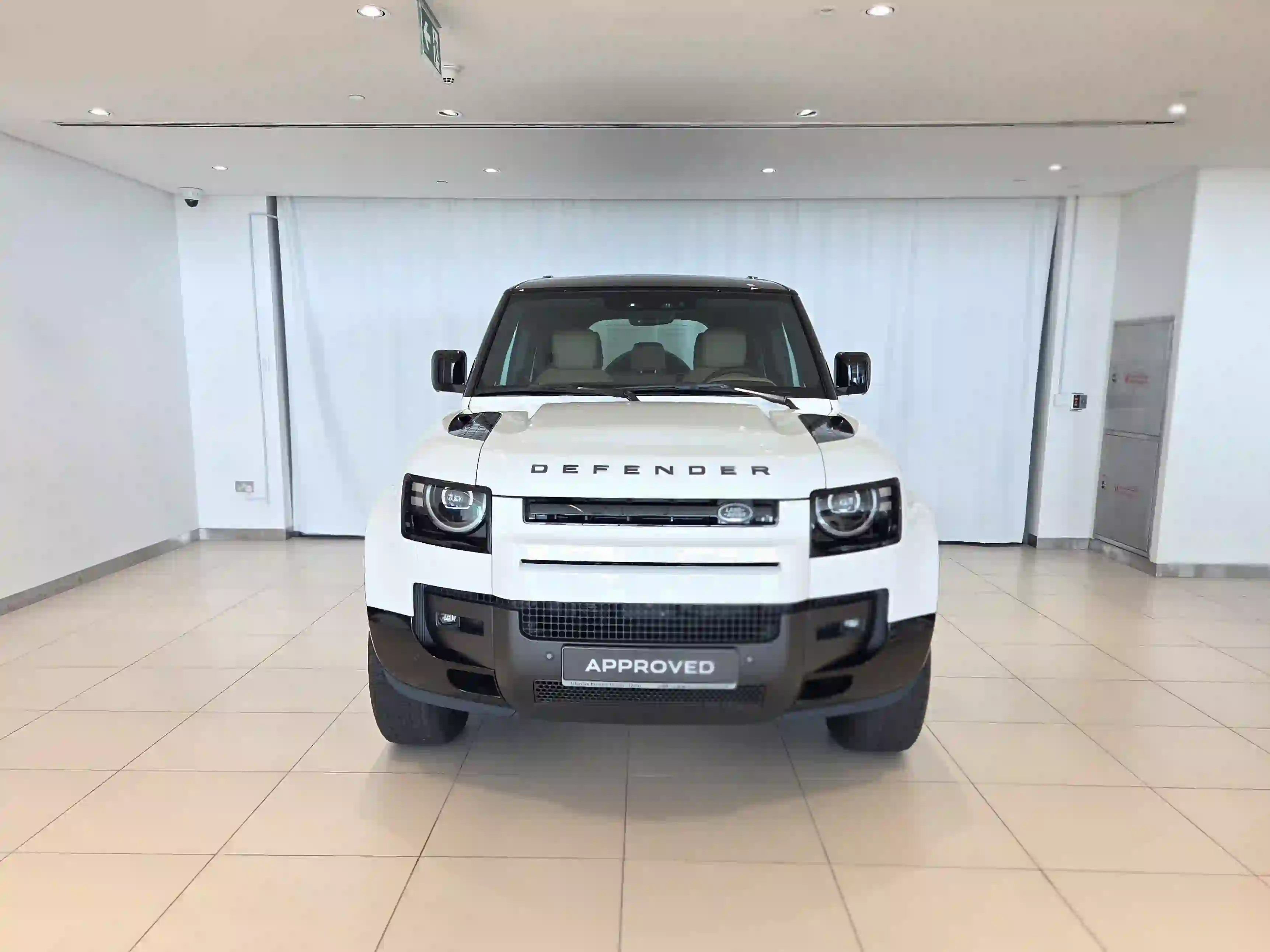 Land Rover Defender 110 3.0i6 X-Dynamic SE 2026 - Image 4