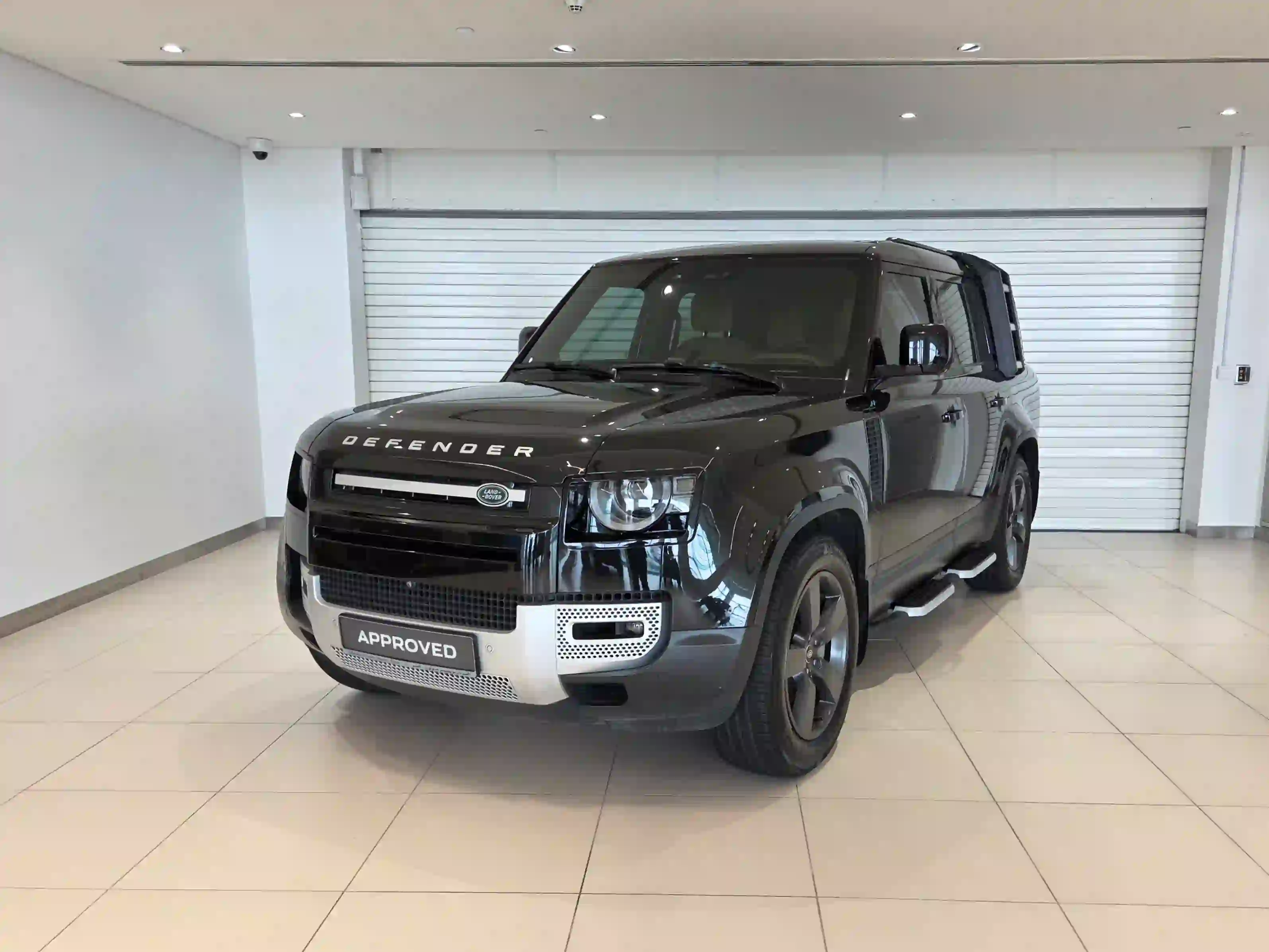Land Rover Defender 130 HSE 2023 - Image 1