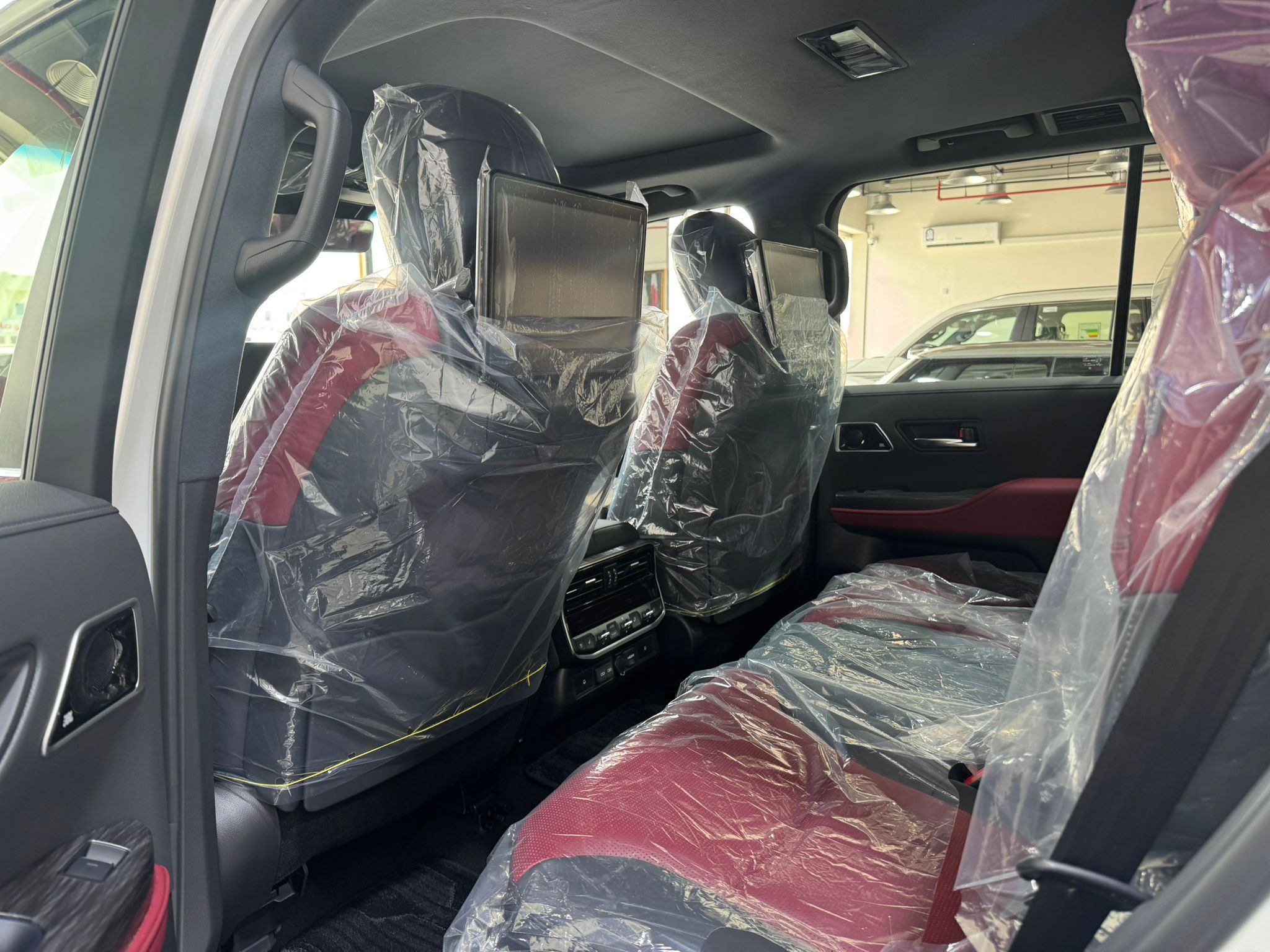 Toyota Land Cruiser VX.R - Image 3