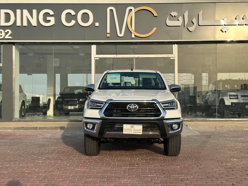 Toyota Hilux 4X4 2025 - Image 2