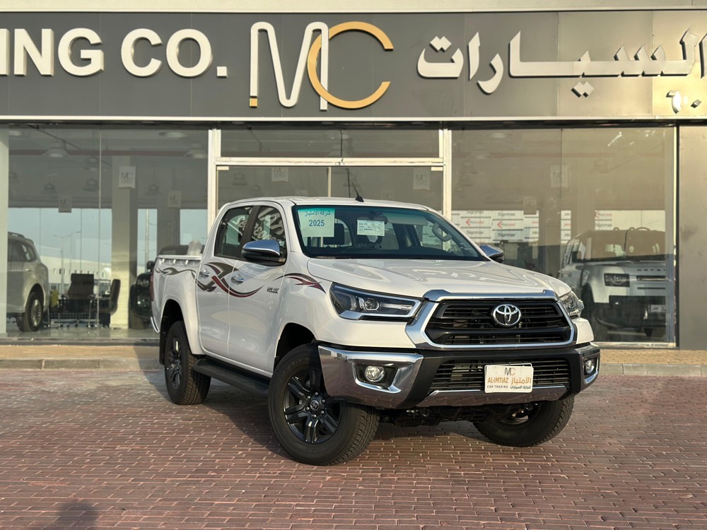 Toyota Hilux 4X4 2025 - Image 3