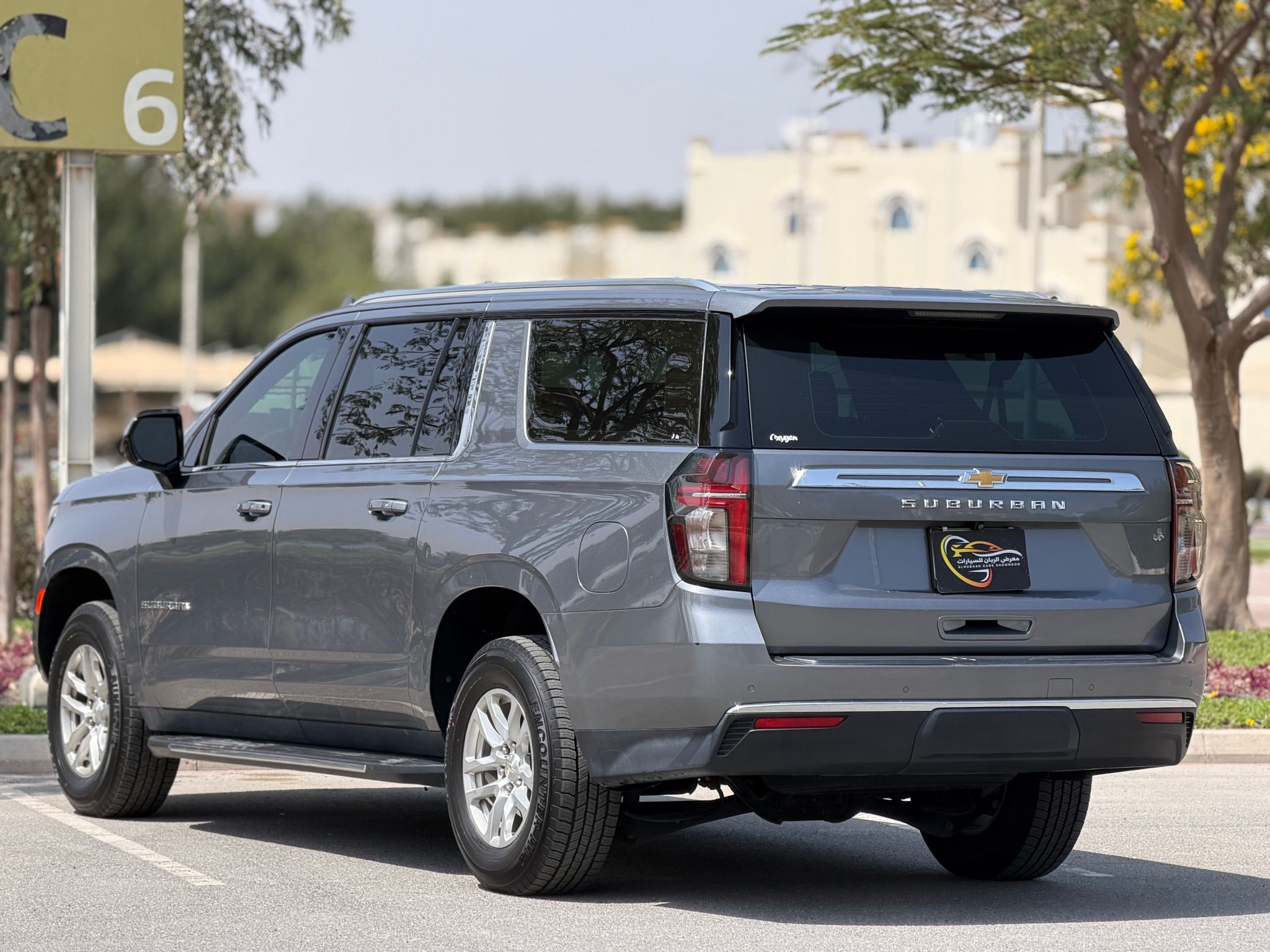 Chevrolet Suburban 2021 - Image 3