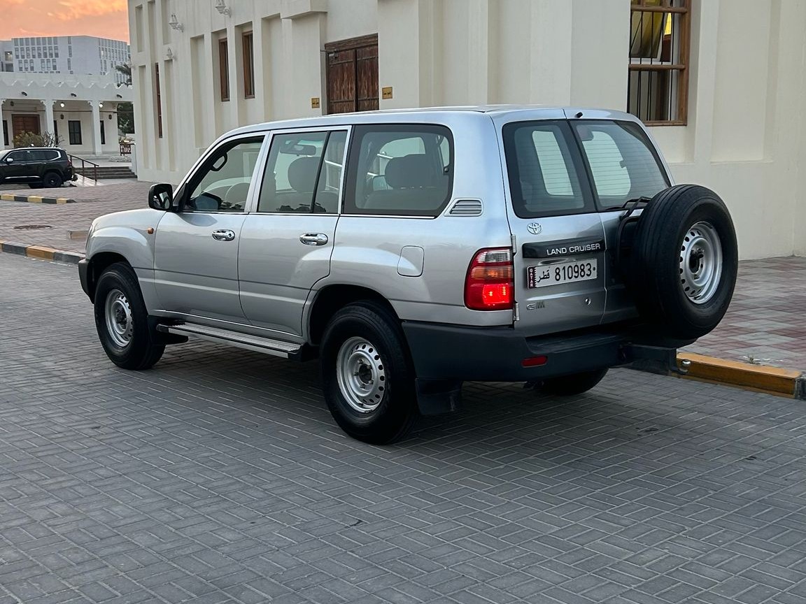 Toyota Land Cruiser G standard 2001 - Image 3