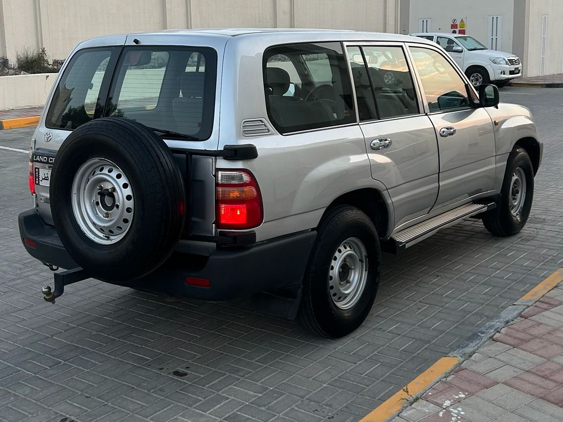 Toyota Land Cruiser G standard 2001 - Image 4