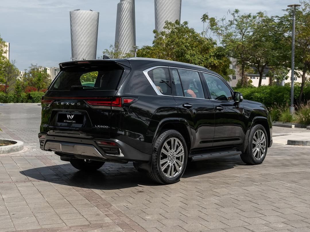 Lexus LX 600 VIP 2023 - Image 3