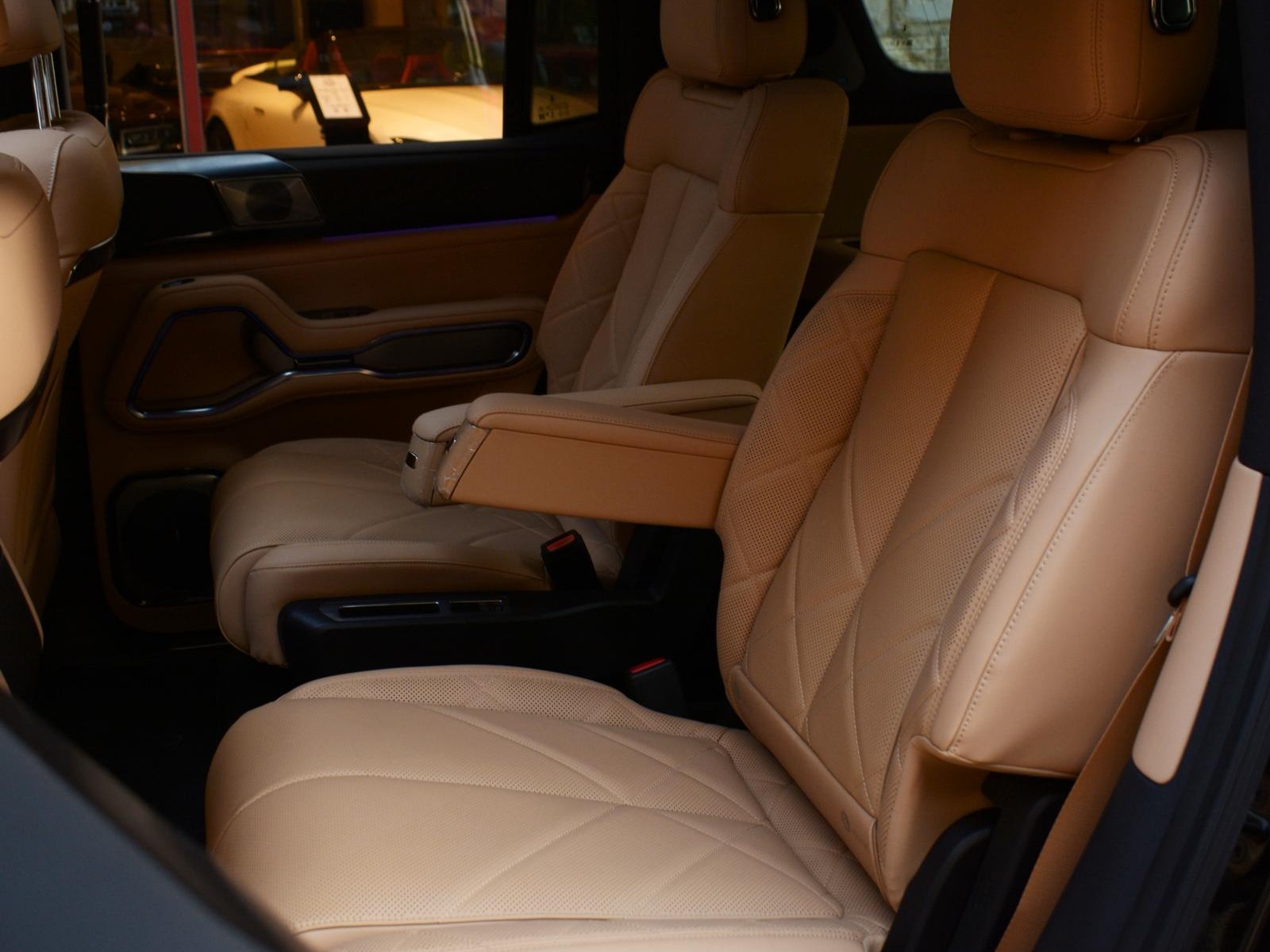BYD DENZA 8 2026 - Image 4