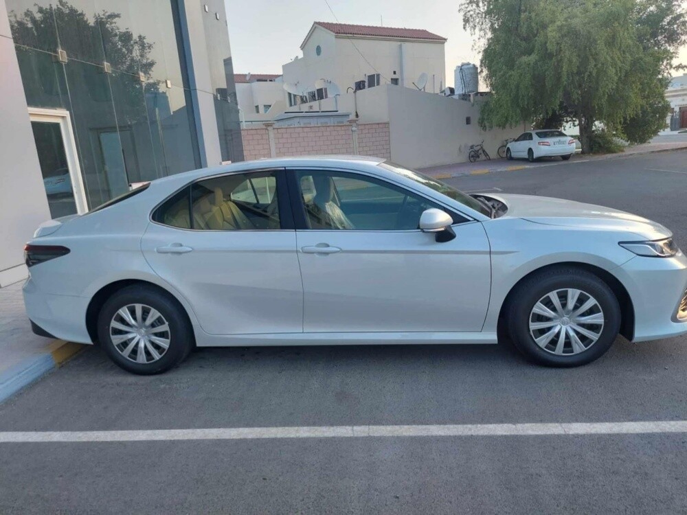 Toyota Camry LE 2023 - Image 2