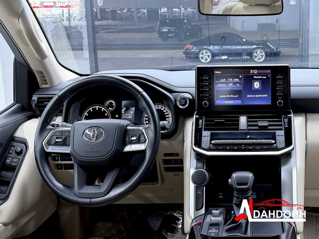 Toyota Land Cruiser GX 2024 - Image 2