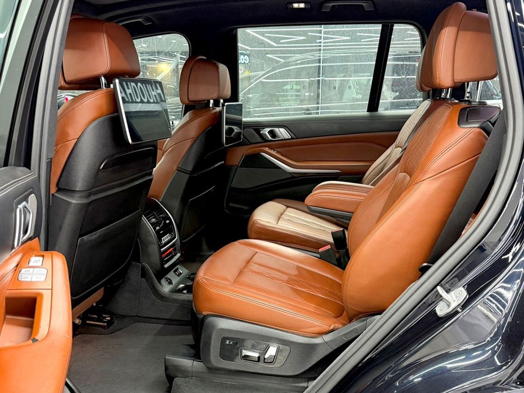 BMW X-Series X7 2019 - Image 2