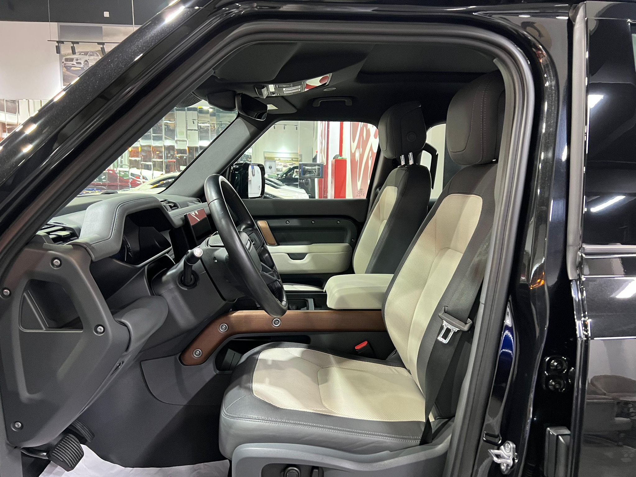 Land Rover Defender 110 X 2023 - Image 2
