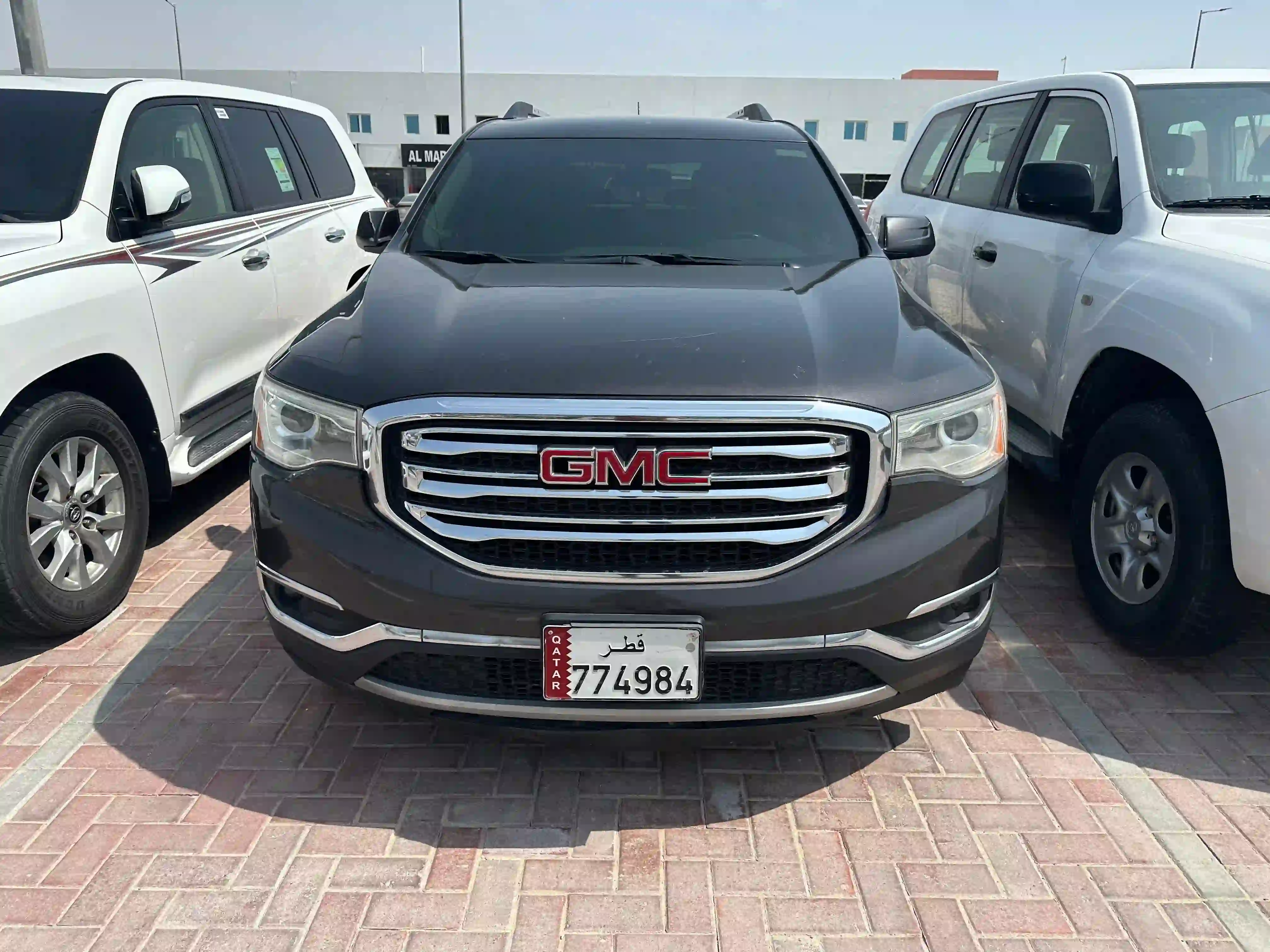 GMC Acadia 2018 - Image 2