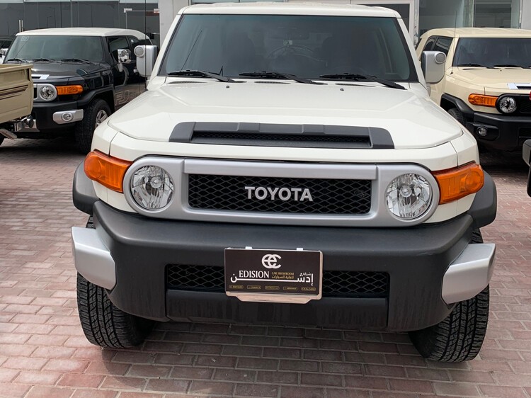 Toyota FJ Cruiser 2022 - Image 2