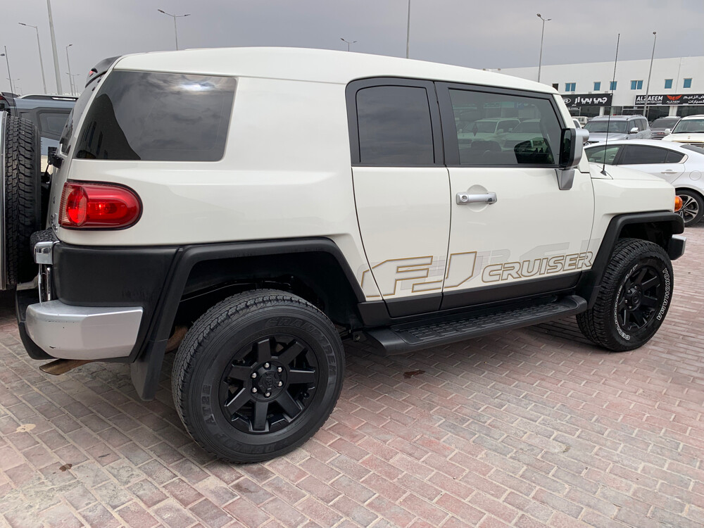 Toyota FJ Cruiser 2022 - Image 3