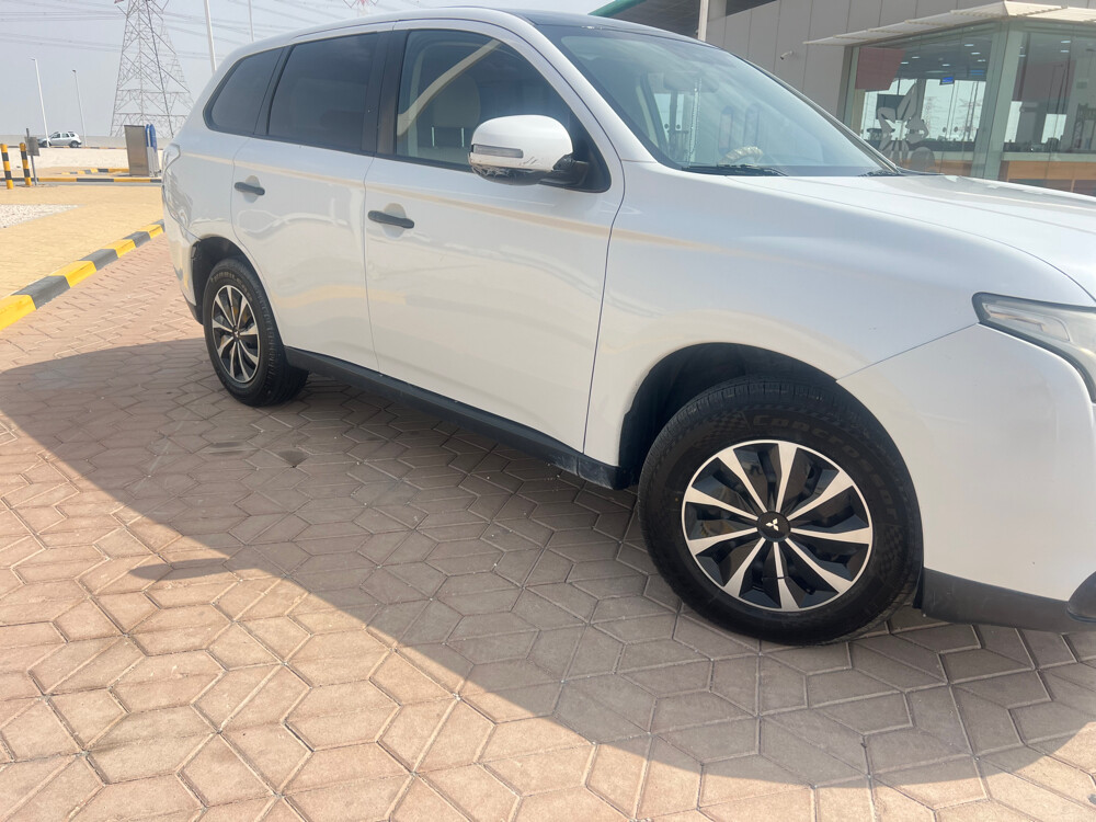 Mitsubishi Outlander 2014 - Image 2