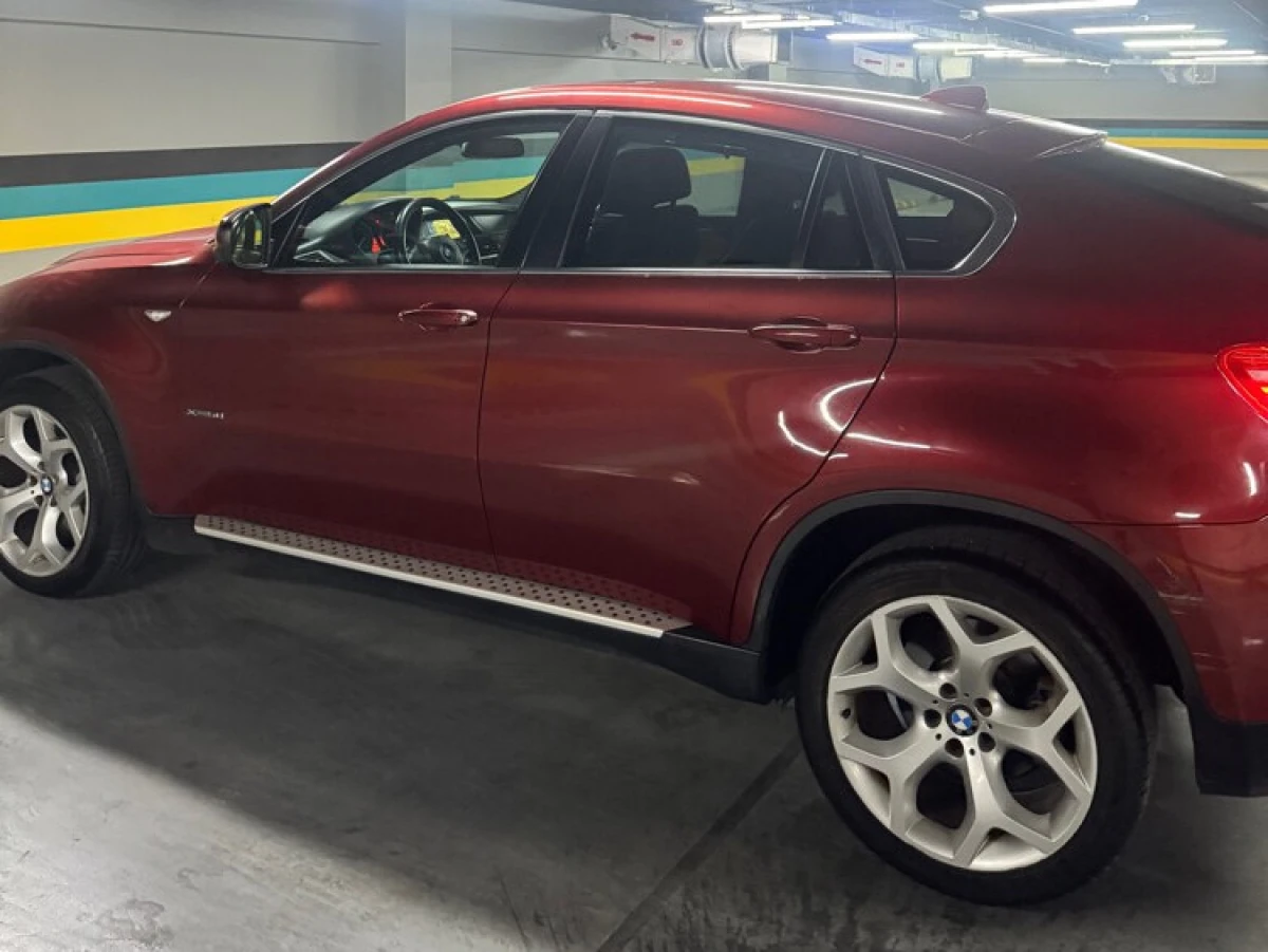 BMW X-Series X6 50i 2012