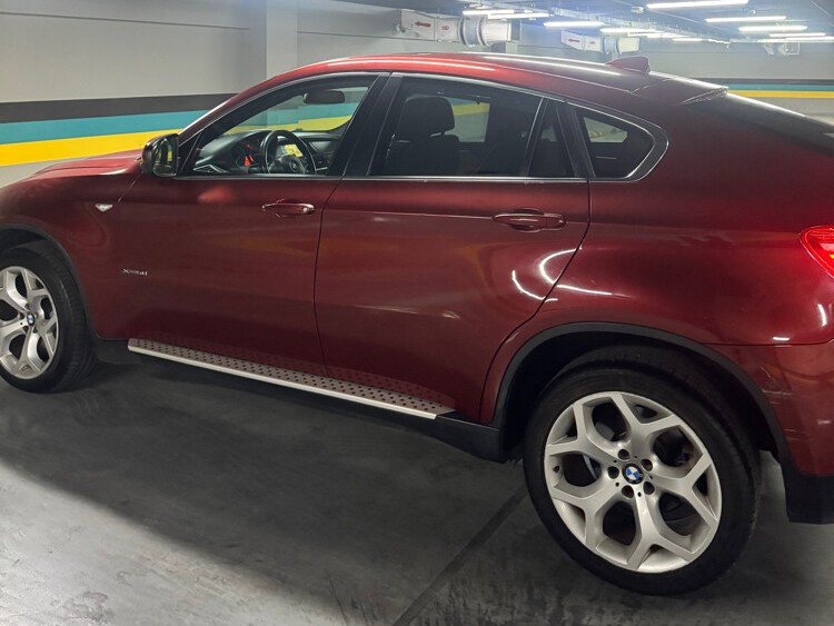 BMW X-Series X6 50i 2012