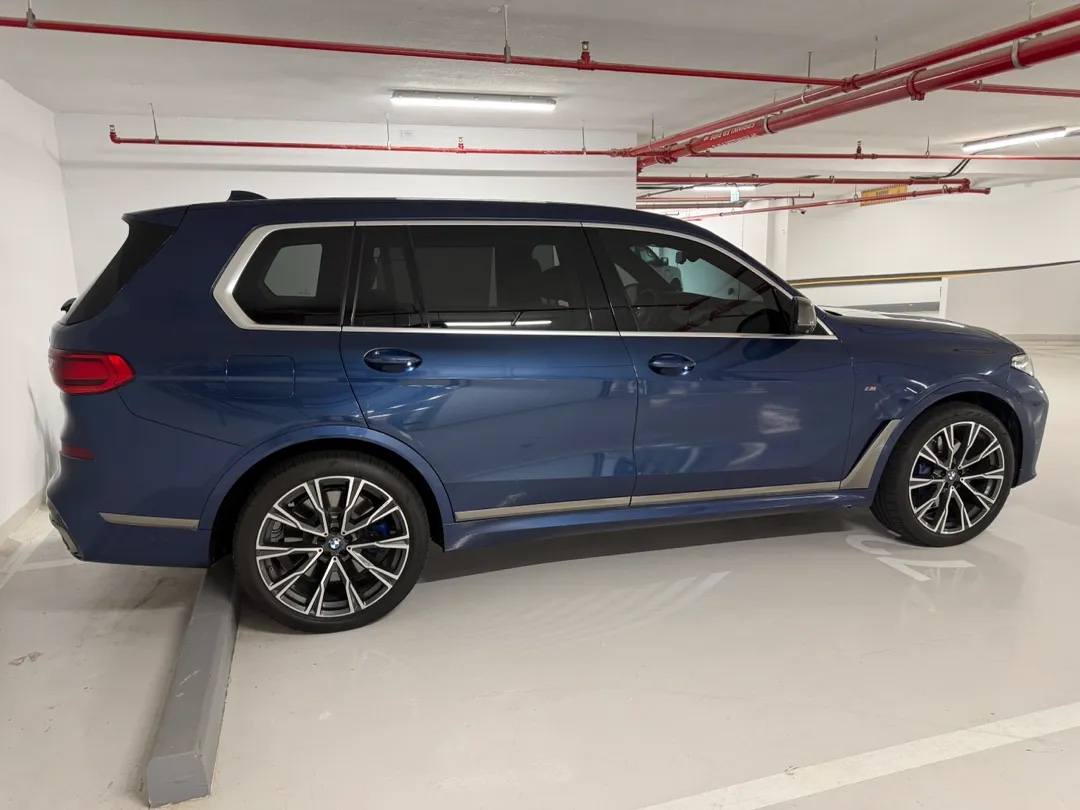 BMW X-Series X7-M50i 2021 - Image 2