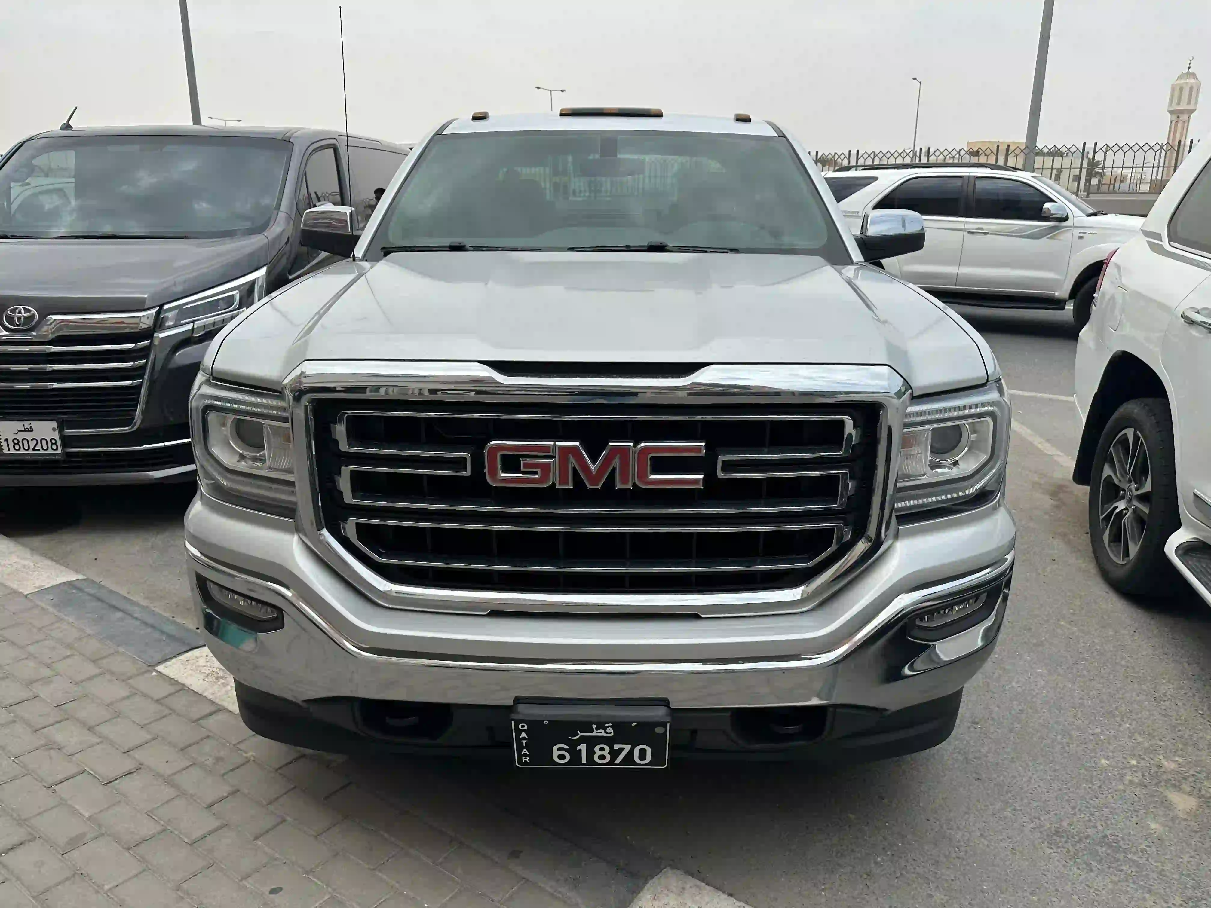 GMC Sierra SLE 2016 - Image 2