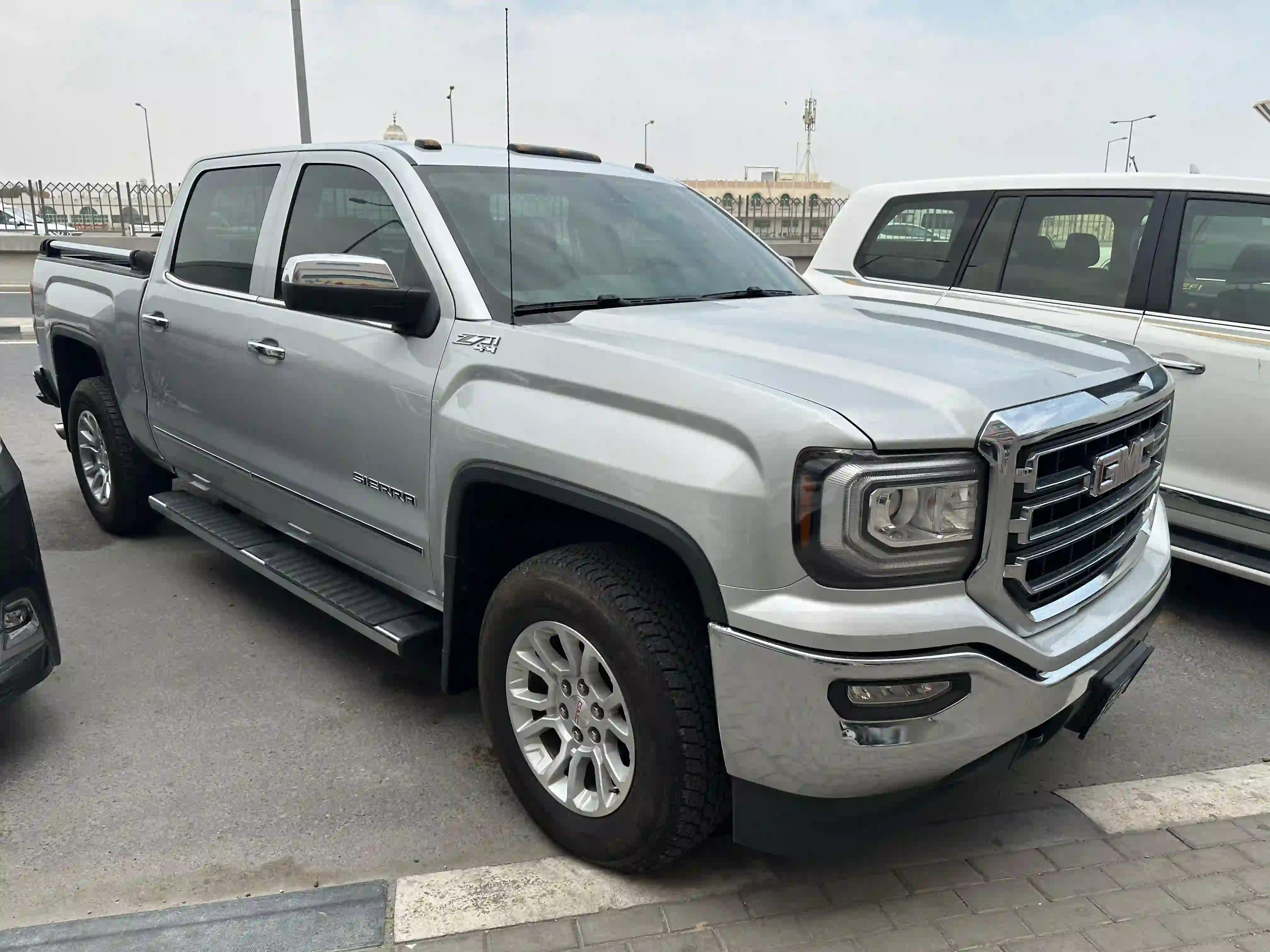 GMC Sierra SLE 2016 - Image 3