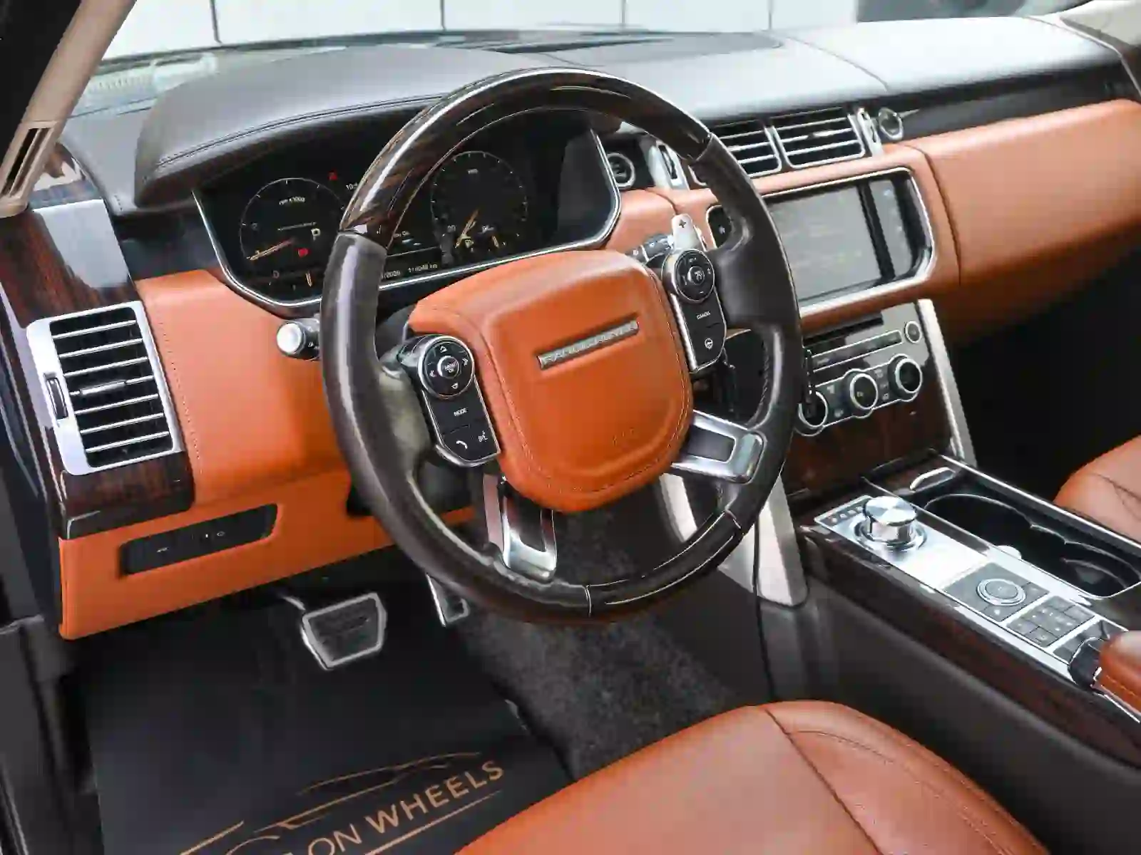Land Rover Range Rover Vogue Autobiography SV 2016 - Image 4
