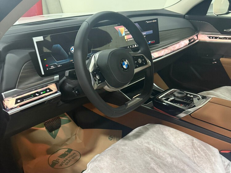 BMW 7-Series 735i 2026 - Image 4