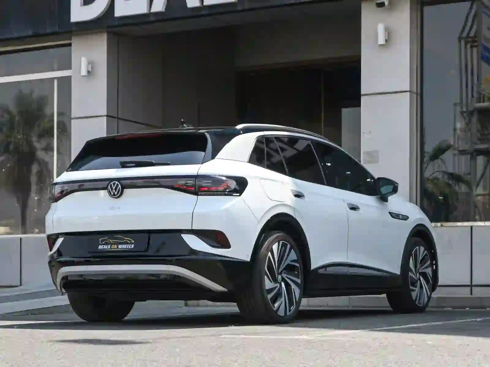 Volkswagen ID 4 2023 - Image 2
