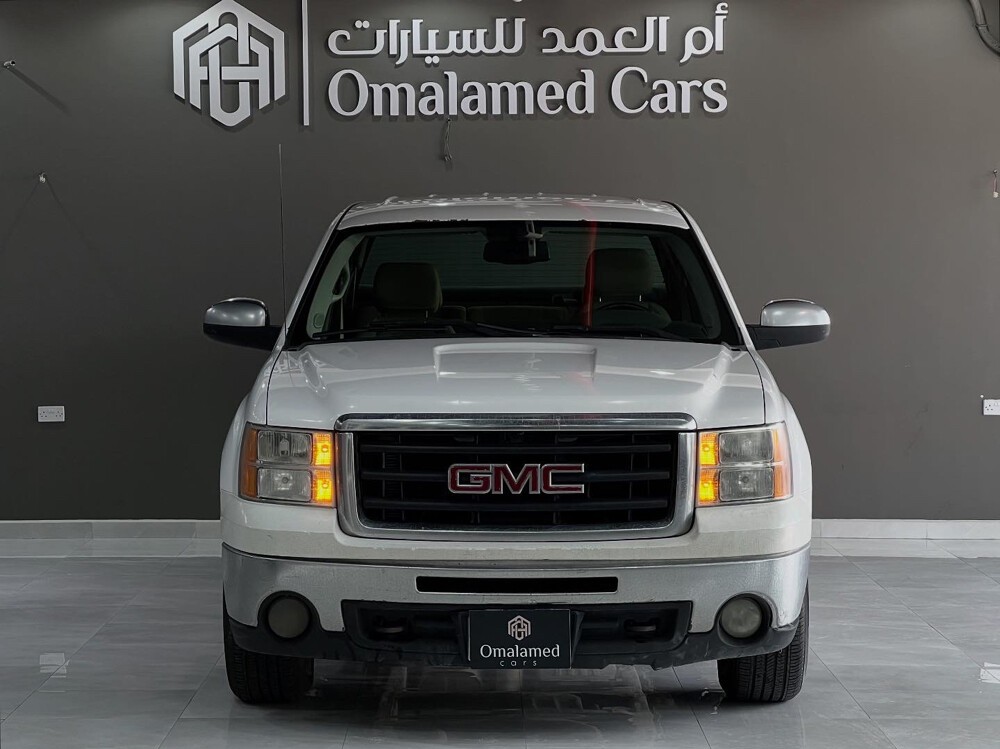 GMC Sierra SLE 2011 - Image 2