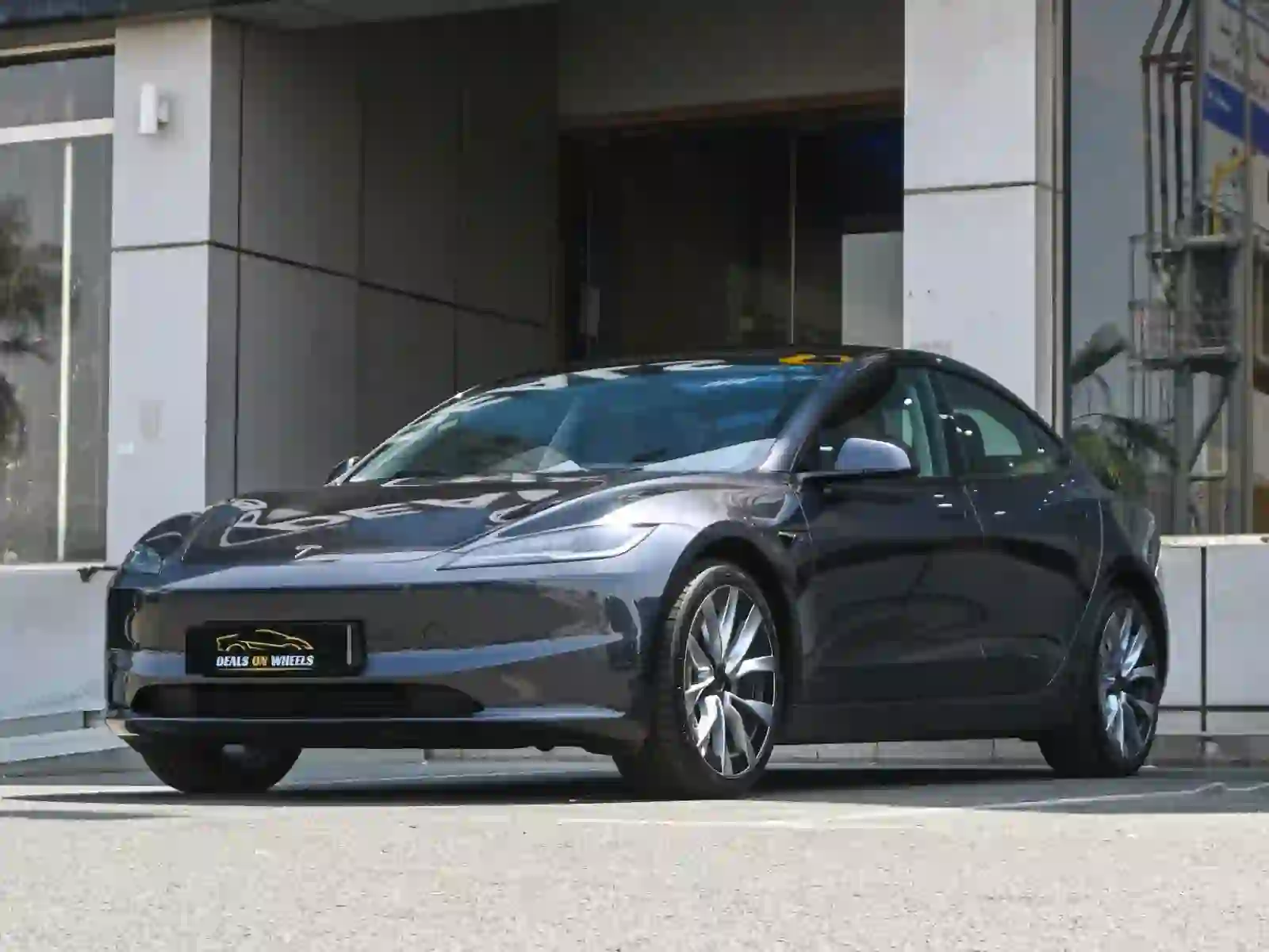 Tesla Model 3  2024