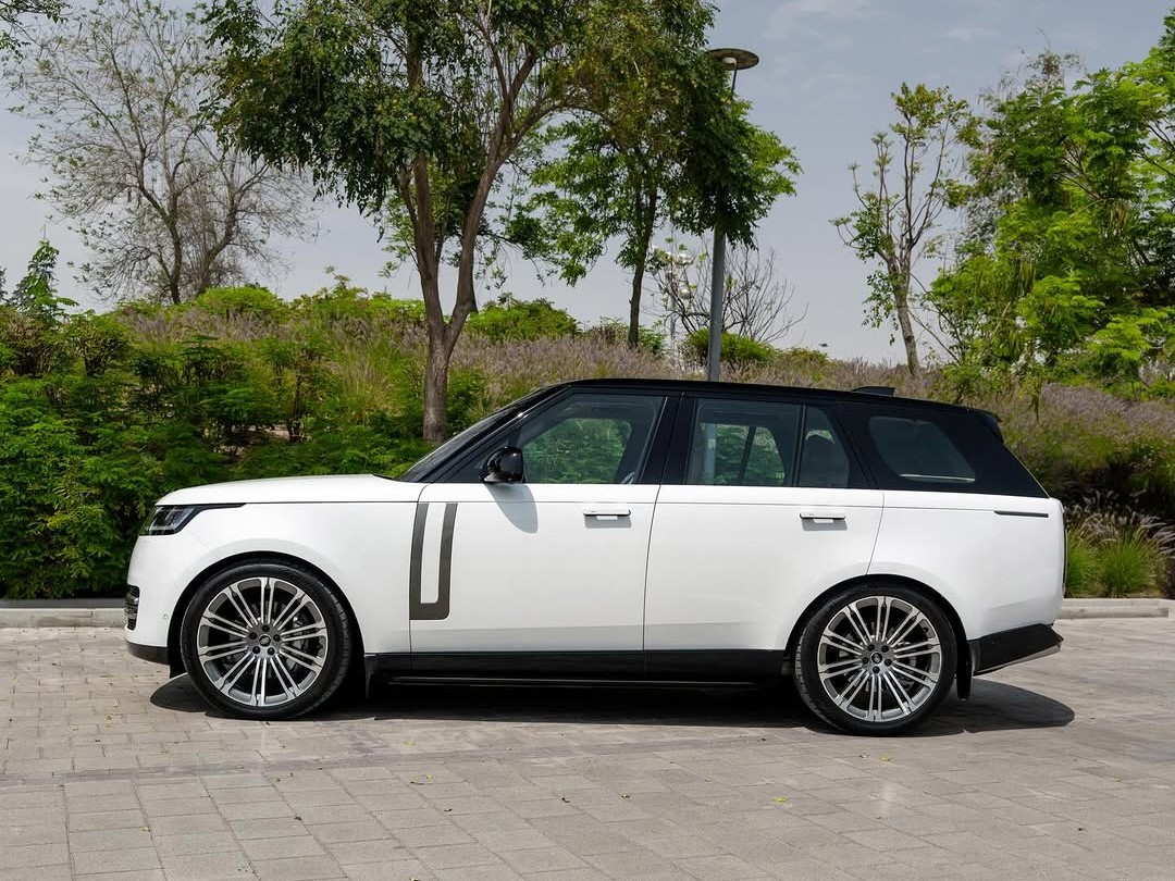 Land Rover Range Rover Vogue 2023 - Image 2