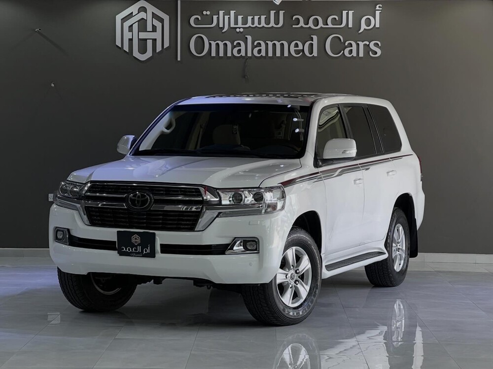 Toyota Land Cruiser GXR v6 2016 - Image 1