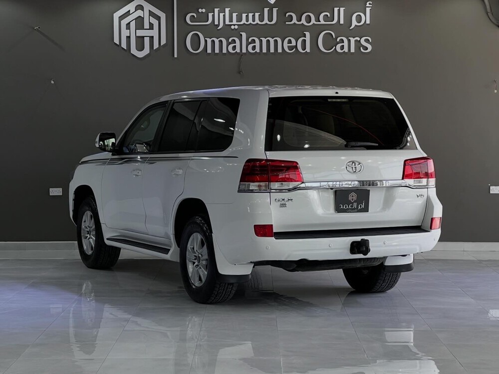 Toyota Land Cruiser GXR v6 2016 - Image 4