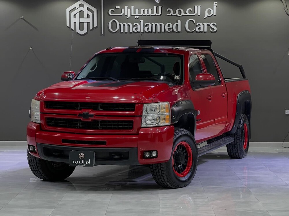 Chevrolet Silverado 2500 HD 2010 - Image 1