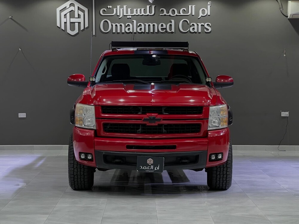 Chevrolet Silverado 2500 HD 2010 - Image 2