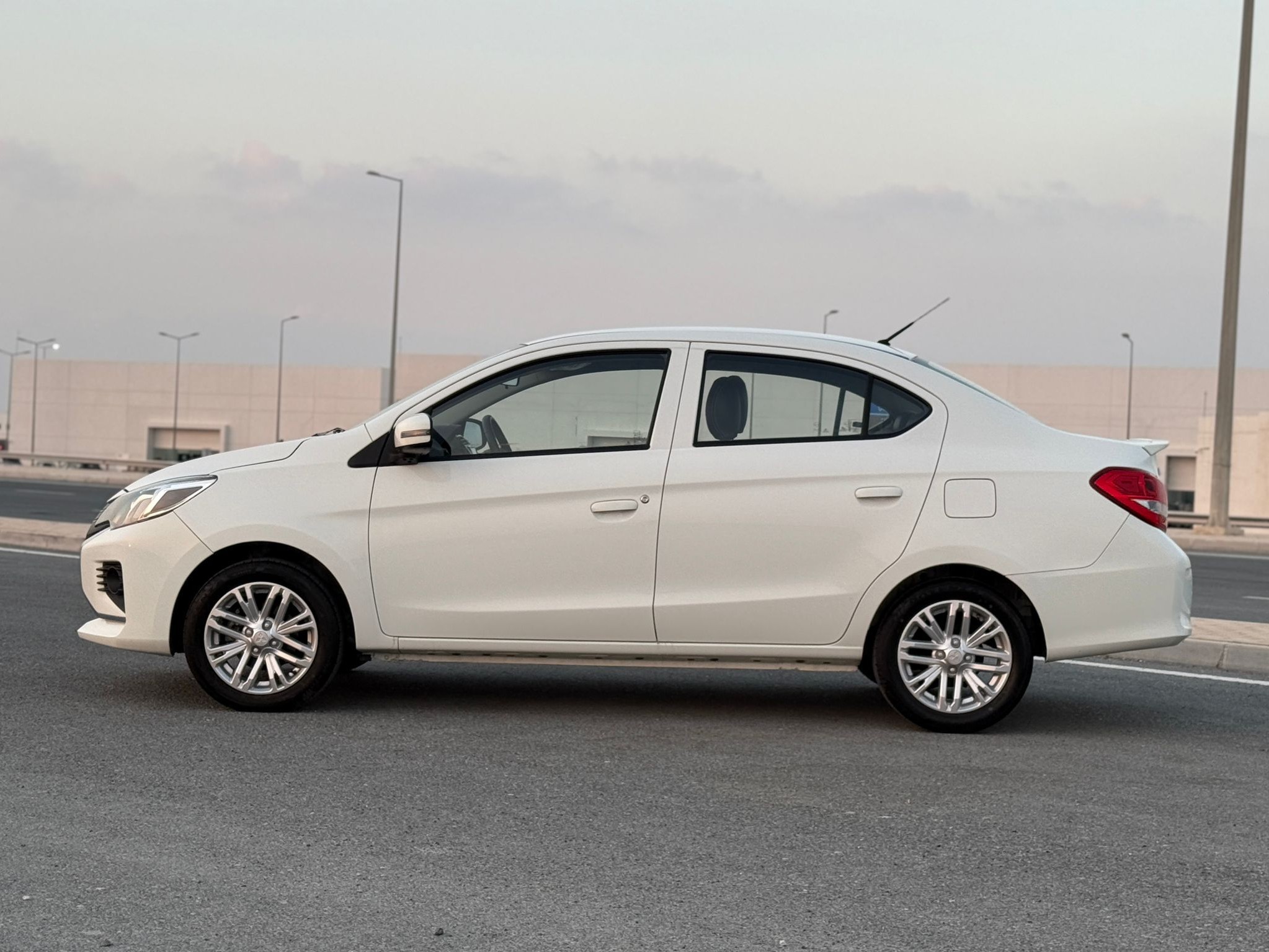Mitsubishi ATTRAGE 2024 - Image 4